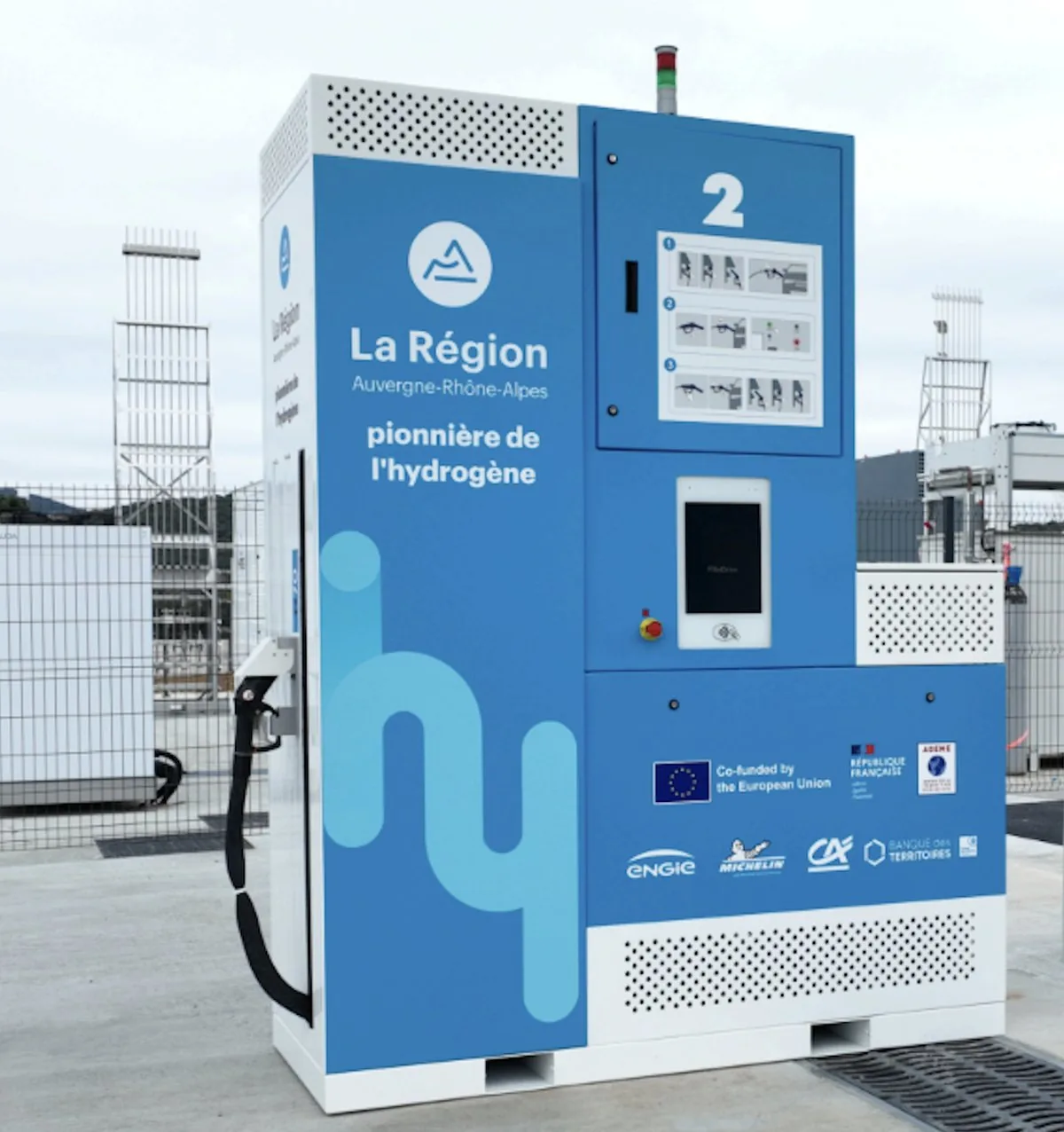 A VCID-equipped hydrogen dispenser branded for Région Auvergne-Rhône-Alpes